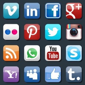 Famous icons around the web. Pinterest, Facebook, Instagram, WhatsApp, Yahoo, Youtube and others